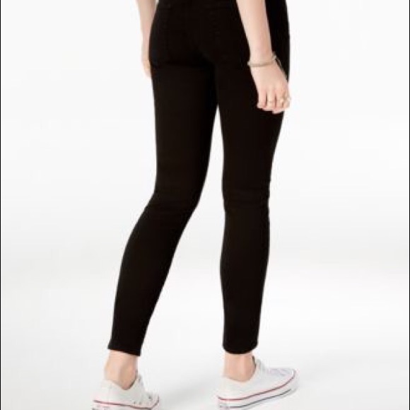 M 1858 BLACK DENIM JEANS ( macy’s)